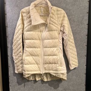 Lululemon coat with lots a great detail!!